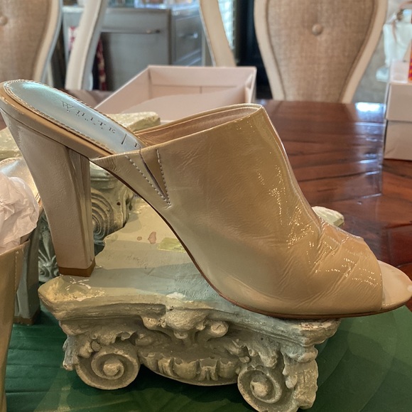 Chloe peep toe mule. Natural patent color 7.5 - Picture 3 of 3